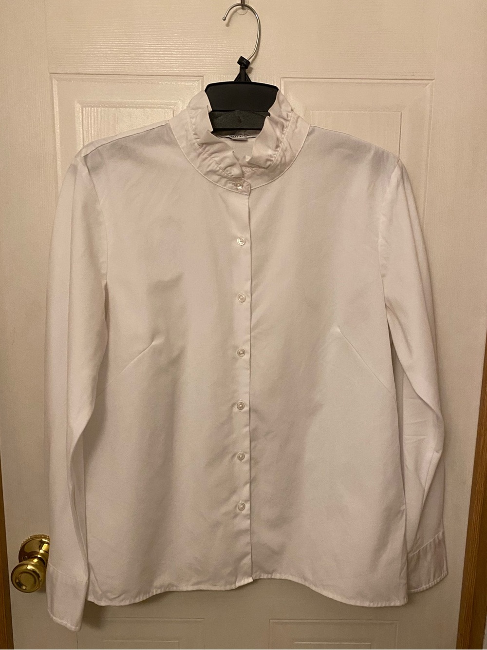 Pendleton White Ruffle Collar Button-Down Blouse - Picture 4 of 9